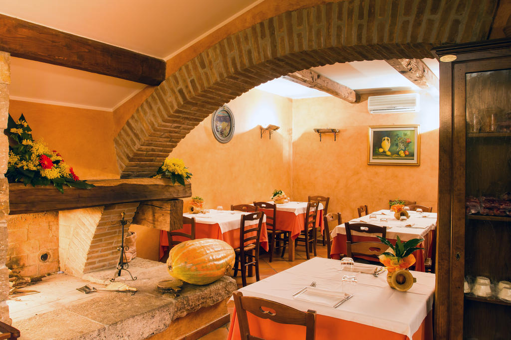 La Locanda Del Ruspante Castro dei Volsci Ngoại thất bức ảnh